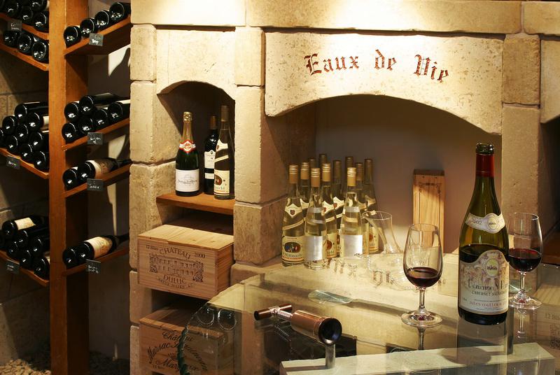 Decoration cave a vins à reprendre luberon manosque, alpes de haute provence,